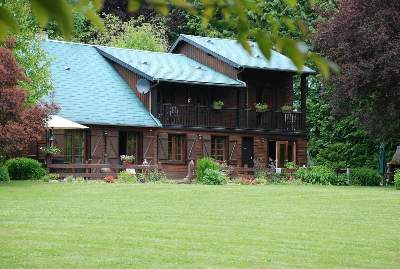 Spruce Lake Sauviat-sur-Vige Екстериор снимка